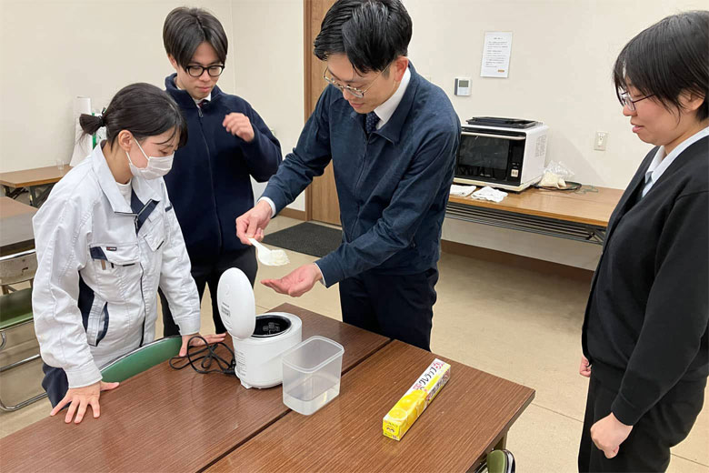 TOYOバケツ稲同好会メンバーで試食