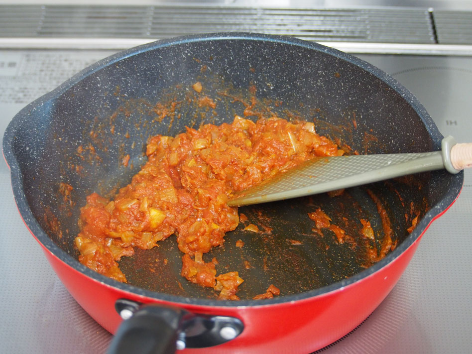 「ビタミンたっぷり！ほうれん草入りチキントマトの玄米カレー」作り方3画像