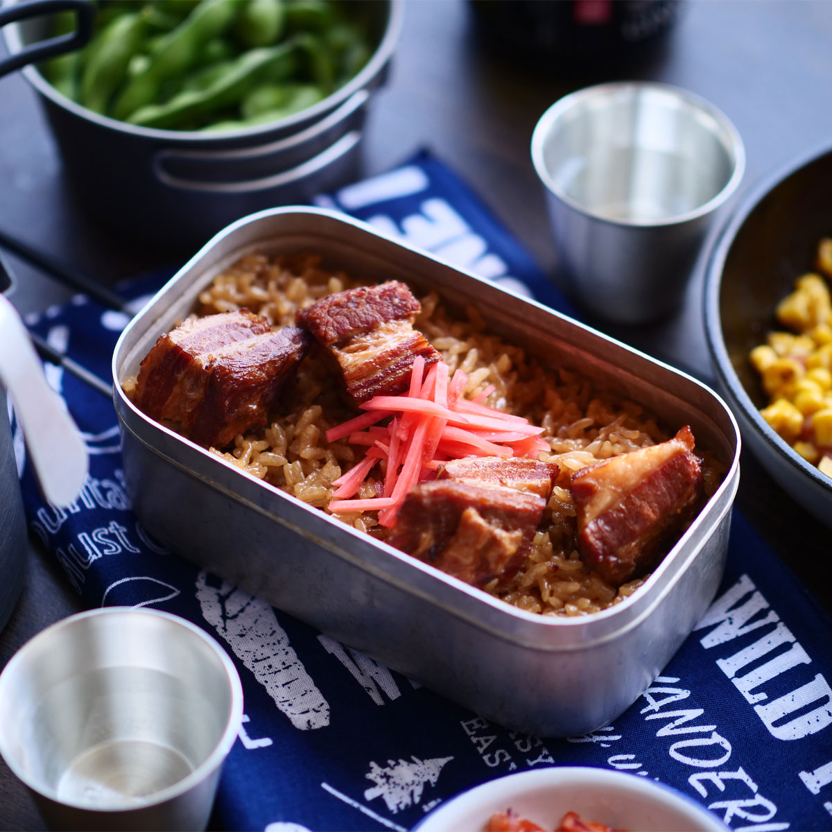 「あっさり香ばしい♪豚角煮のほうじ茶炊き込みご飯」アイキャッチ画像