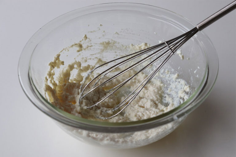 「米粉で作るクリスマスリース風焼きドーナツ【型不要】」作り方1画像