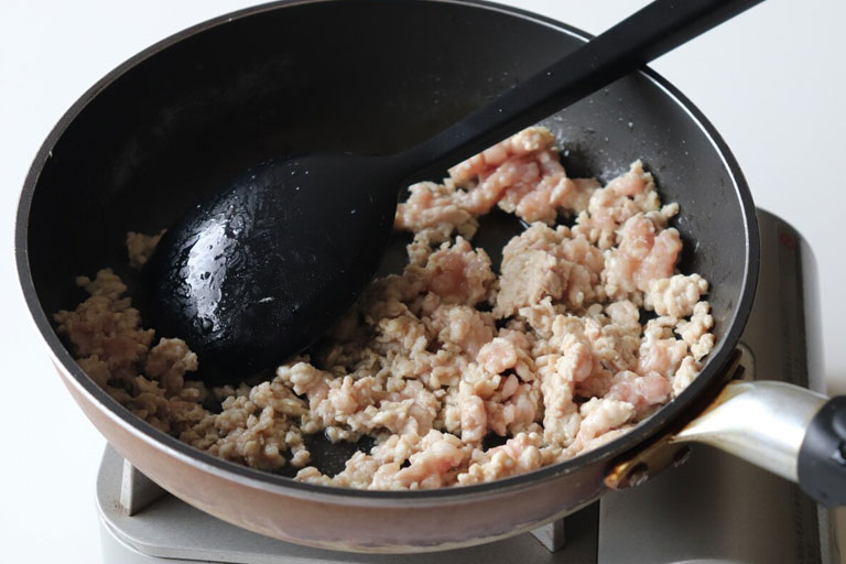 今日はどのカレー?『食物繊維たっぷり！玄米で楽しむ根菜カレー』作り方2画像