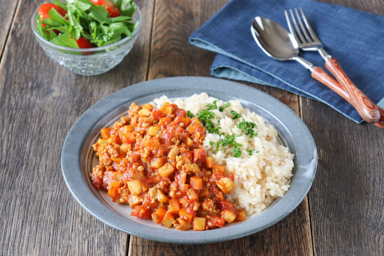 今日はどのカレー?『食物繊維たっぷり！玄米で楽しむ根菜カレー』作り方4画像