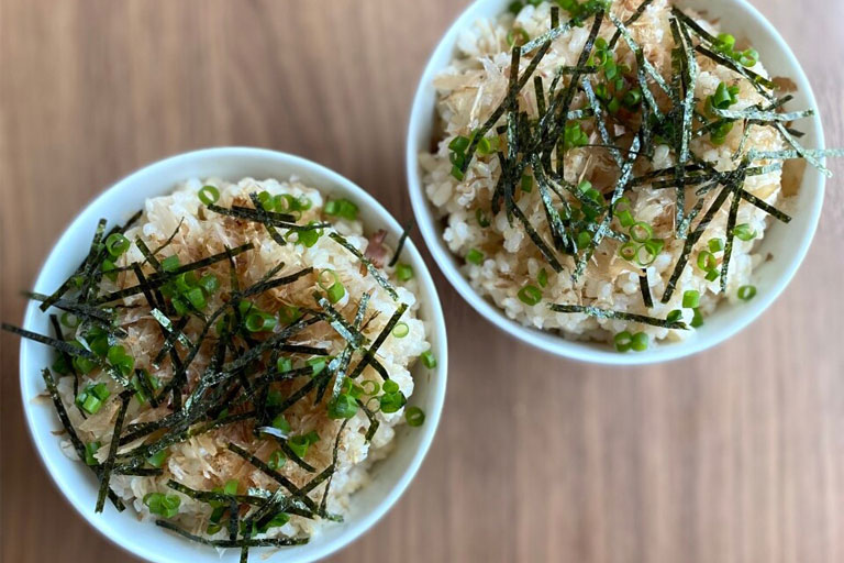 「【温玉かけのりとろろご飯】とろ〜り絡む　わさびつゆ風味」作り方2画像