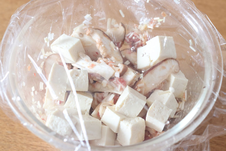 金芽米パックごはんで作る『1/3日分の食物繊維！きのこたっぷり麻婆豆腐丼』作り方3画像