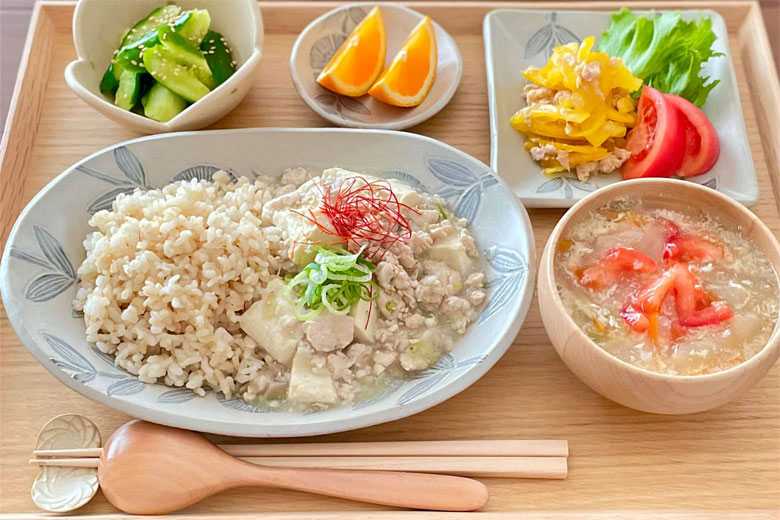 「あっさりだけど旨味たっぷり【鶏しお麻婆豆腐丼】」献立画像