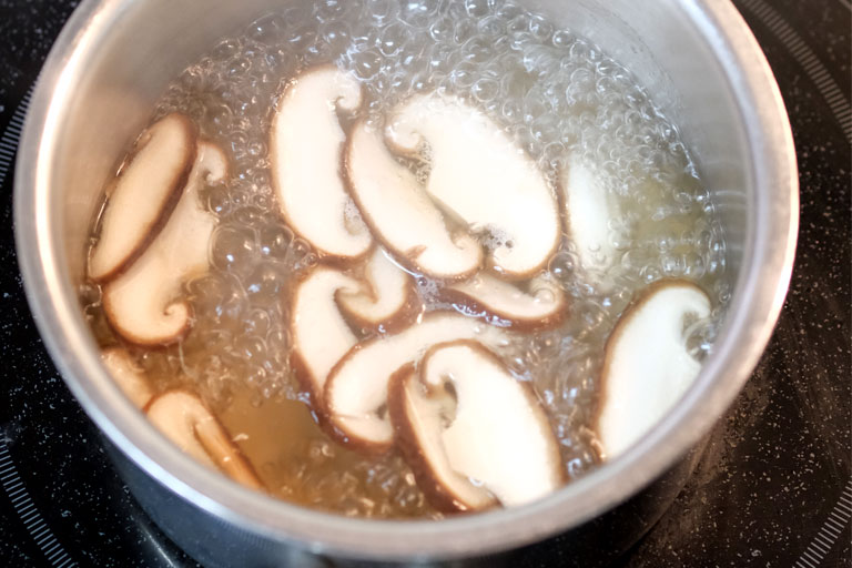 「おかゆで作る中華風コーンスープ」作り方画像2